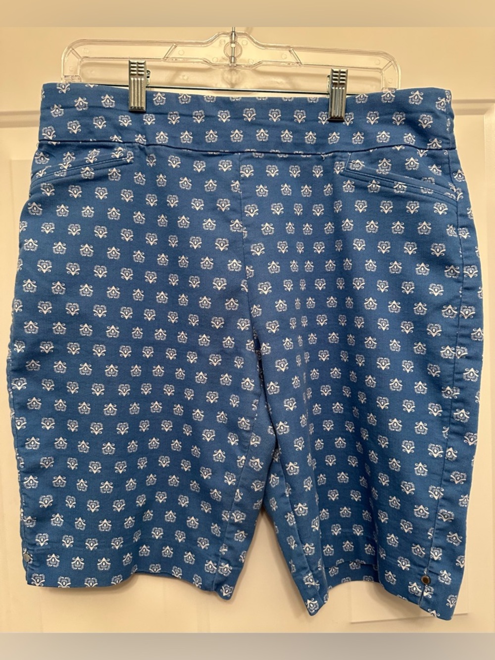 Croft & Barrow Effortless Stretch Bermuda Shorts Blue Print Size 12